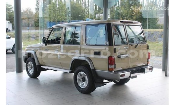 Comprar Importar Toyota Land Cruiser Bege Carro em Import - Dubai em Cabo Delgado Comprar Importar Toyota Land Cruiser Bege Carro em Import - Dubai em Cabo Delgado