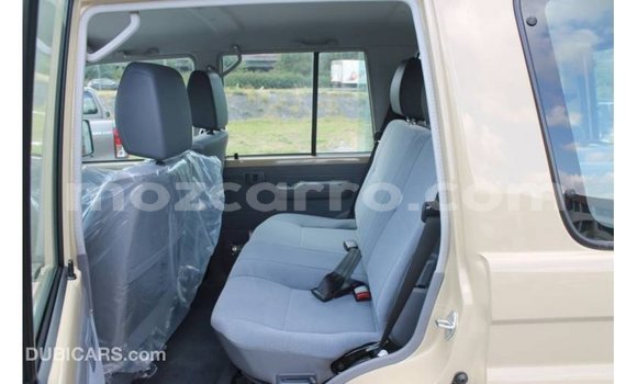 Comprar Importar Toyota Land Cruiser Bege Carro em Import - Dubai em Cabo Delgado Comprar Importar Toyota Land Cruiser Bege Carro em Import - Dubai em Cabo Delgado
