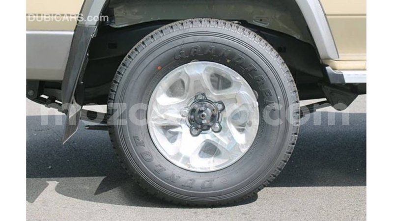 Big with watermark toyota land cruiser cabo delgado import dubai 6886