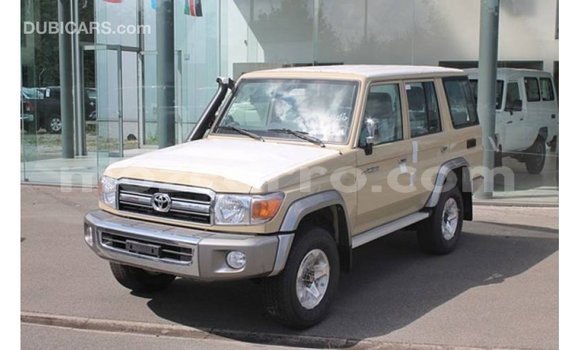 Comprar Importar Toyota Land Cruiser Bege Carro em Import - Dubai em Cabo Delgado Comprar Importar Toyota Land Cruiser Bege Carro em Import - Dubai em Cabo Delgado