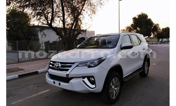 Comprar Importar Toyota Fortuner Branco Carro em Import - Dubai em Cabo Delgado Comprar Importar Toyota Fortuner Branco Carro em Import - Dubai em Cabo Delgado
