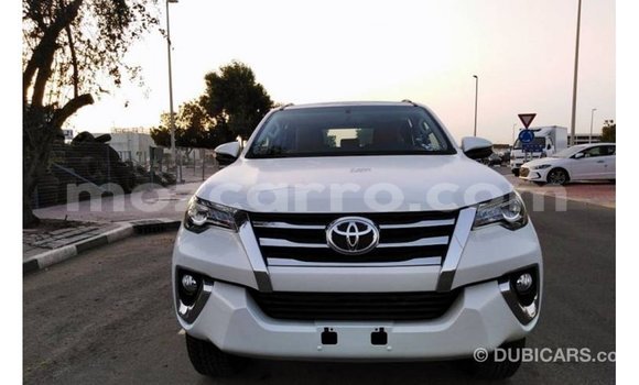 Comprar Importar Toyota Fortuner Branco Carro em Import - Dubai em Cabo Delgado Comprar Importar Toyota Fortuner Branco Carro em Import - Dubai em Cabo Delgado