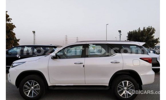 Comprar Importar Toyota Fortuner Branco Carro em Import - Dubai em Cabo Delgado Comprar Importar Toyota Fortuner Branco Carro em Import - Dubai em Cabo Delgado