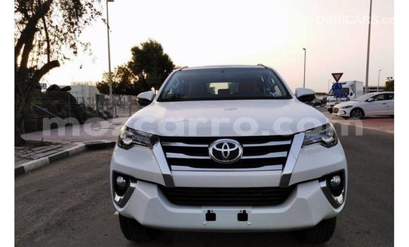 Comprar Importar Toyota Fortuner Branco Carro em Import - Dubai em Cabo Delgado Comprar Importar Toyota Fortuner Branco Carro em Import - Dubai em Cabo Delgado