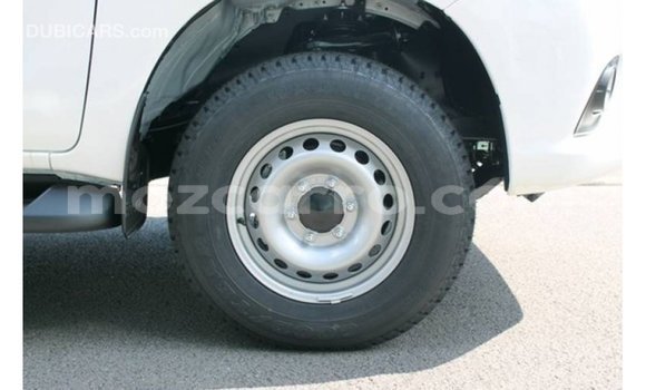 Comprar Importar Toyota Hilux Branco Carro em Import - Dubai em Cabo Delgado Comprar Importar Toyota Hilux Branco Carro em Import - Dubai em Cabo Delgado