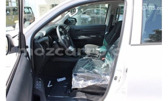 Comprar Importar Toyota Hilux Branco Carro em Import - Dubai em Cabo Delgado Comprar Importar Toyota Hilux Branco Carro em Import - Dubai em Cabo Delgado