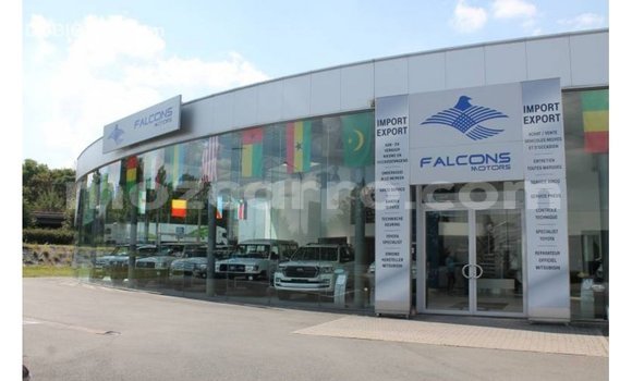 Comprar Importar Toyota Hilux Branco Carro em Import - Dubai em Cabo Delgado Comprar Importar Toyota Hilux Branco Carro em Import - Dubai em Cabo Delgado