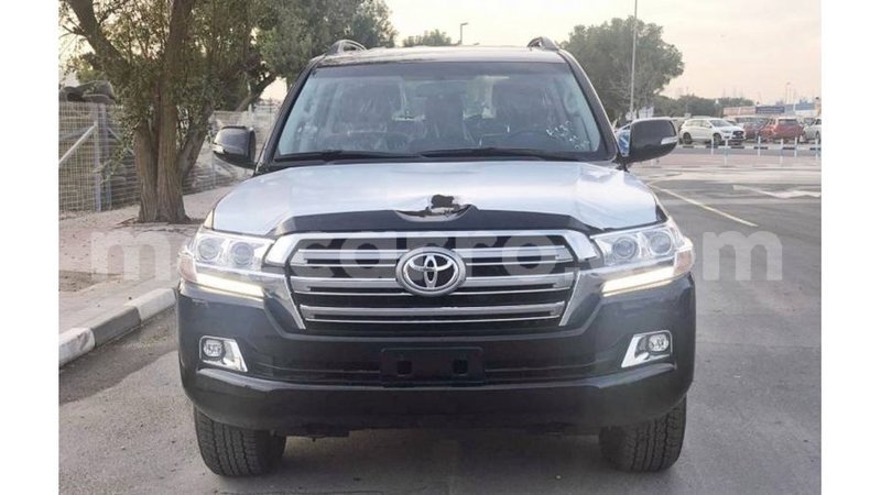 Big with watermark toyota land cruiser cabo delgado import dubai 6892