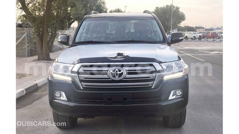 Big with watermark toyota land cruiser cabo delgado import dubai 6892