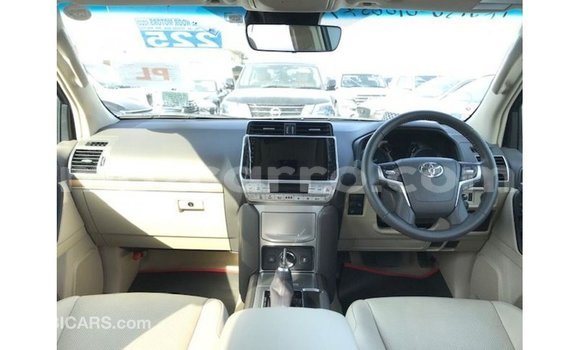 Comprar Importar Toyota Prado Branco Carro em Import - Dubai em Cabo Delgado Comprar Importar Toyota Prado Branco Carro em Import - Dubai em Cabo Delgado