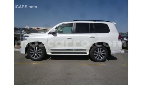 Nunua Imported Toyota Land Cruiser Nyeupe Gari ndani ya Import - Dubai nchini Cabo Delgado Nunua Imported Toyota Land Cruiser Nyeupe Gari ndani ya Import - Dubai nchini Cabo Delgado