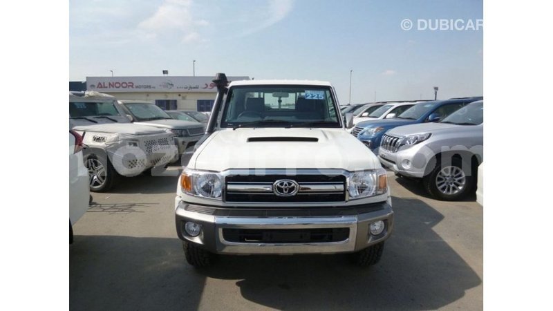 Big with watermark toyota land cruiser cabo delgado import dubai 6916