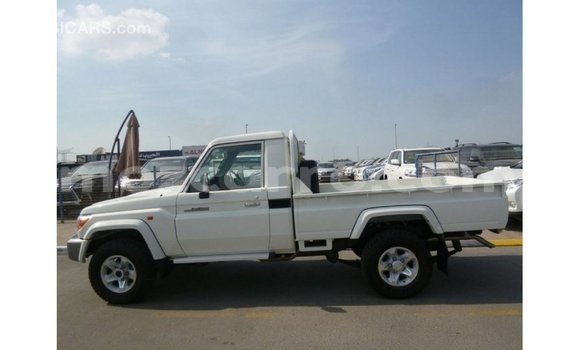 Buy Import Toyota Land Cruiser White Car in Import - Dubai in Cabo Delgado Buy Import Toyota Land Cruiser White Car in Import - Dubai in Cabo Delgado