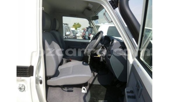 Buy Import Toyota Land Cruiser White Car in Import - Dubai in Cabo Delgado Buy Import Toyota Land Cruiser White Car in Import - Dubai in Cabo Delgado
