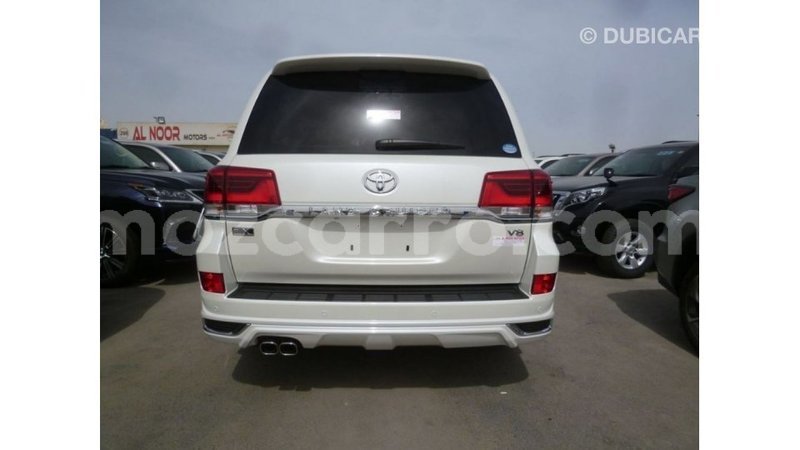 Big with watermark toyota land cruiser cabo delgado import dubai 6919