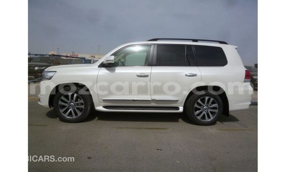 Comprar Importar Toyota Land Cruiser Branco Carro em Import - Dubai em Cabo Delgado Comprar Importar Toyota Land Cruiser Branco Carro em Import - Dubai em Cabo Delgado