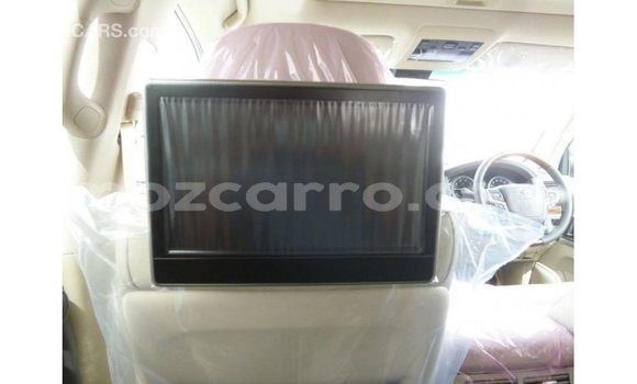 Comprar Importar Toyota Land Cruiser Branco Carro em Import - Dubai em Cabo Delgado Comprar Importar Toyota Land Cruiser Branco Carro em Import - Dubai em Cabo Delgado