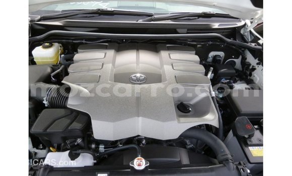 Comprar Importar Toyota Land Cruiser Branco Carro em Import - Dubai em Cabo Delgado Comprar Importar Toyota Land Cruiser Branco Carro em Import - Dubai em Cabo Delgado