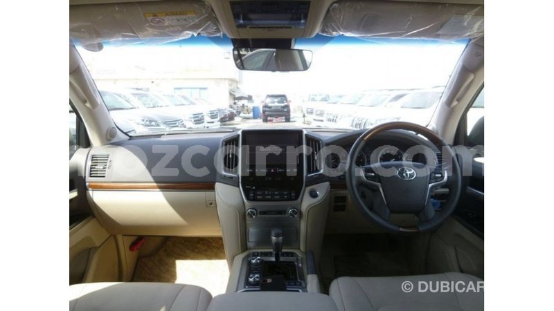 Big with watermark toyota land cruiser cabo delgado import dubai 6922