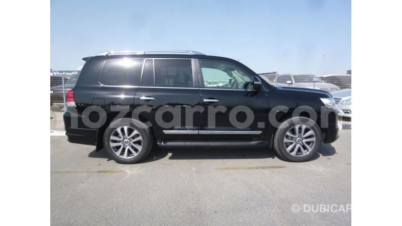 Big with watermark toyota land cruiser cabo delgado import dubai 6922