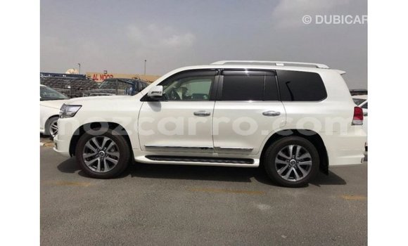 Tenga Imported Toyota Land Cruiser Chena Mota in Import - Dubai in Cabo Delgado Tenga Imported Toyota Land Cruiser Chena Mota in Import - Dubai in Cabo Delgado