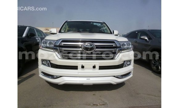 Nunua Imported Toyota Land Cruiser Nyeupe Gari ndani ya Import - Dubai nchini Cabo Delgado Nunua Imported Toyota Land Cruiser Nyeupe Gari ndani ya Import - Dubai nchini Cabo Delgado