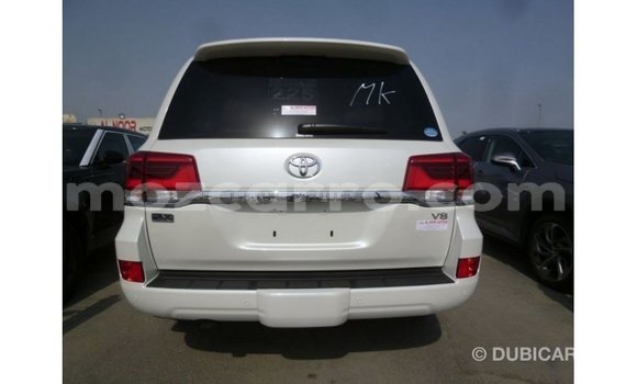 Nunua Imported Toyota Land Cruiser Nyeupe Gari ndani ya Import - Dubai nchini Cabo Delgado Nunua Imported Toyota Land Cruiser Nyeupe Gari ndani ya Import - Dubai nchini Cabo Delgado