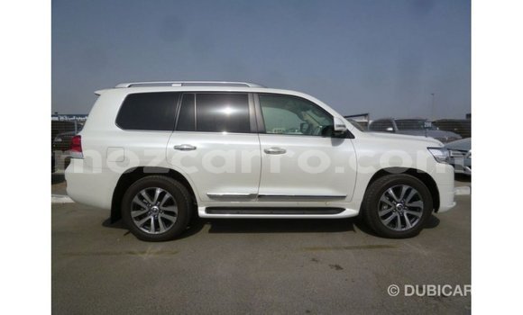 Nunua Imported Toyota Land Cruiser Nyeupe Gari ndani ya Import - Dubai nchini Cabo Delgado Nunua Imported Toyota Land Cruiser Nyeupe Gari ndani ya Import - Dubai nchini Cabo Delgado