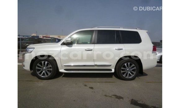 Nunua Imported Toyota Land Cruiser Nyeupe Gari ndani ya Import - Dubai nchini Cabo Delgado Nunua Imported Toyota Land Cruiser Nyeupe Gari ndani ya Import - Dubai nchini Cabo Delgado