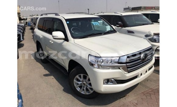 Comprar Importar Toyota Land Cruiser Branco Carro em Import - Dubai em Cabo Delgado Comprar Importar Toyota Land Cruiser Branco Carro em Import - Dubai em Cabo Delgado