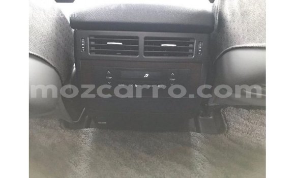 Comprar Importar Toyota Land Cruiser Branco Carro em Import - Dubai em Cabo Delgado Comprar Importar Toyota Land Cruiser Branco Carro em Import - Dubai em Cabo Delgado