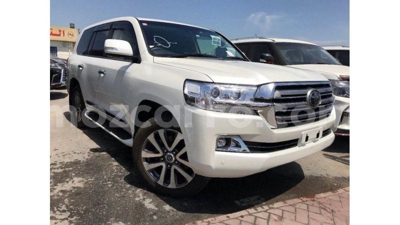 Big with watermark toyota land cruiser cabo delgado import dubai 6931