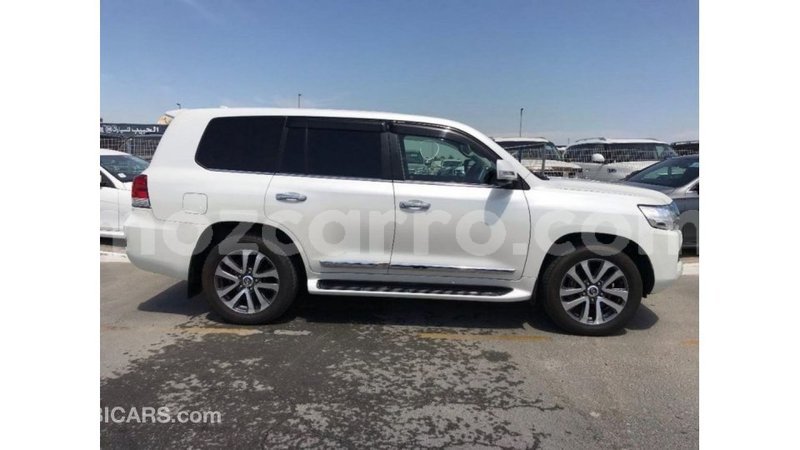 Big with watermark toyota land cruiser cabo delgado import dubai 6931