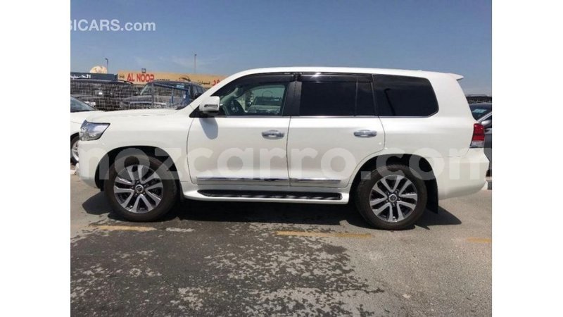 Big with watermark toyota land cruiser cabo delgado import dubai 6931