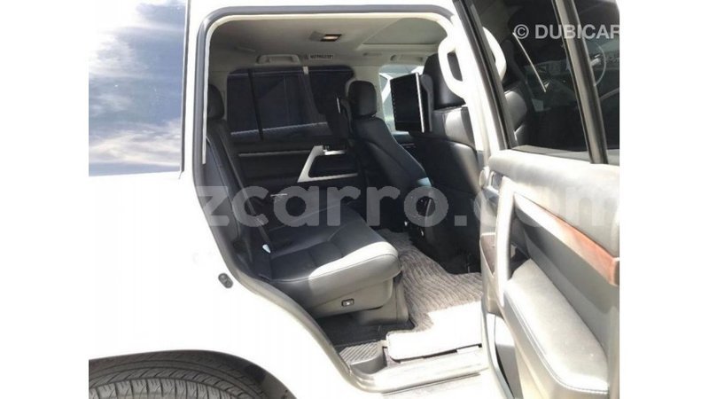 Big with watermark toyota land cruiser cabo delgado import dubai 6931