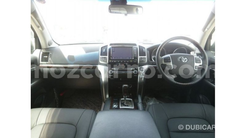 Big with watermark toyota land cruiser cabo delgado import dubai 6933