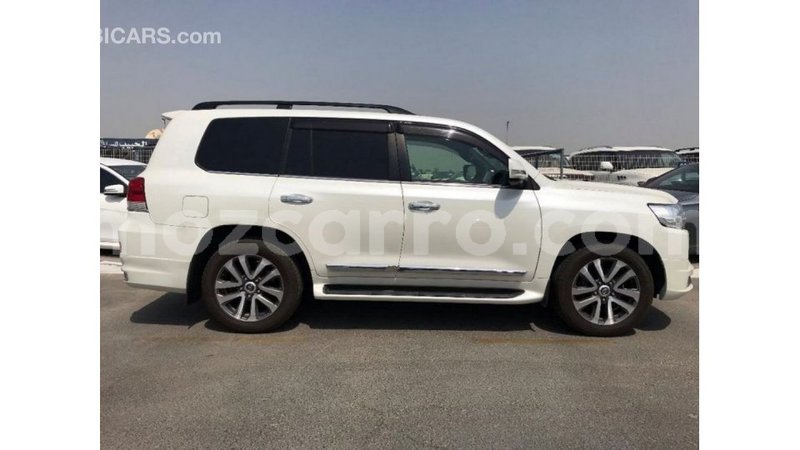 Big with watermark toyota land cruiser cabo delgado import dubai 6934