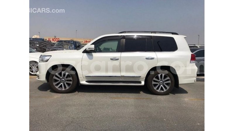 Big with watermark toyota land cruiser cabo delgado import dubai 6934