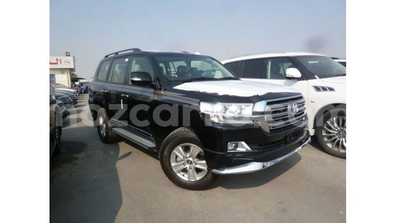 Big with watermark toyota land cruiser cabo delgado import dubai 6937