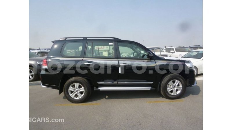 Big with watermark toyota land cruiser cabo delgado import dubai 6937