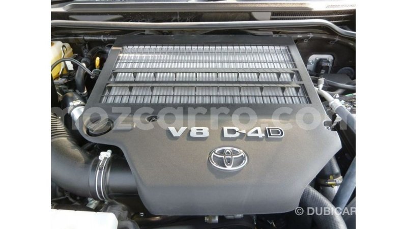 Big with watermark toyota land cruiser cabo delgado import dubai 6937