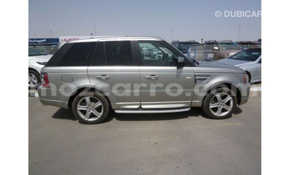 Tenga Imported Land Rover Range Rover Zvimwe Mota in Import - Dubai in Cabo Delgado Tenga Imported Land Rover Range Rover Zvimwe Mota in Import - Dubai in Cabo Delgado