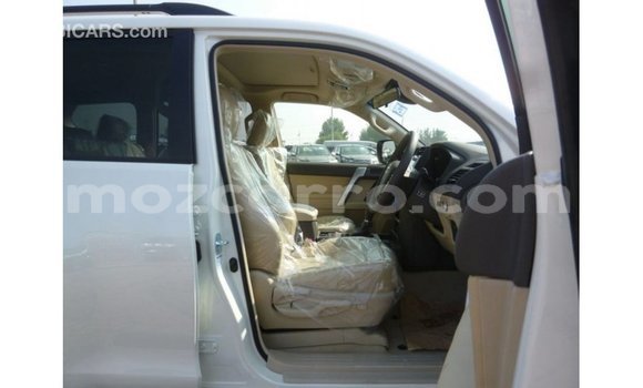 Nunua Imported Toyota Prado Nyeupe Gari ndani ya Import - Dubai nchini Cabo Delgado Nunua Imported Toyota Prado Nyeupe Gari ndani ya Import - Dubai nchini Cabo Delgado