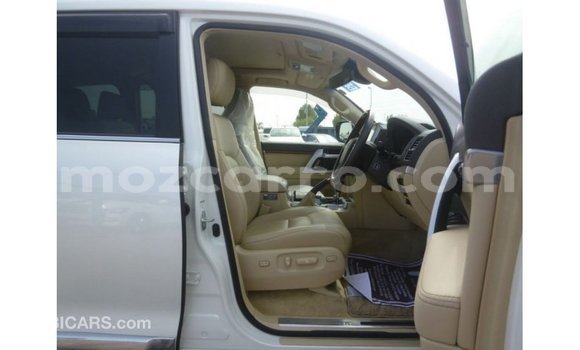Buy Import Toyota Land Cruiser White Car in Import - Dubai in Cabo Delgado Buy Import Toyota Land Cruiser White Car in Import - Dubai in Cabo Delgado