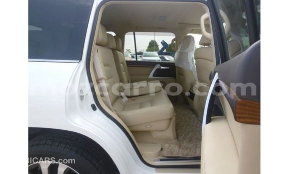Buy Import Toyota Land Cruiser White Car in Import - Dubai in Cabo Delgado Buy Import Toyota Land Cruiser White Car in Import - Dubai in Cabo Delgado