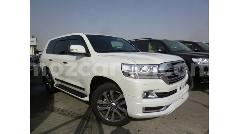 Big with watermark toyota land cruiser cabo delgado import dubai 6942