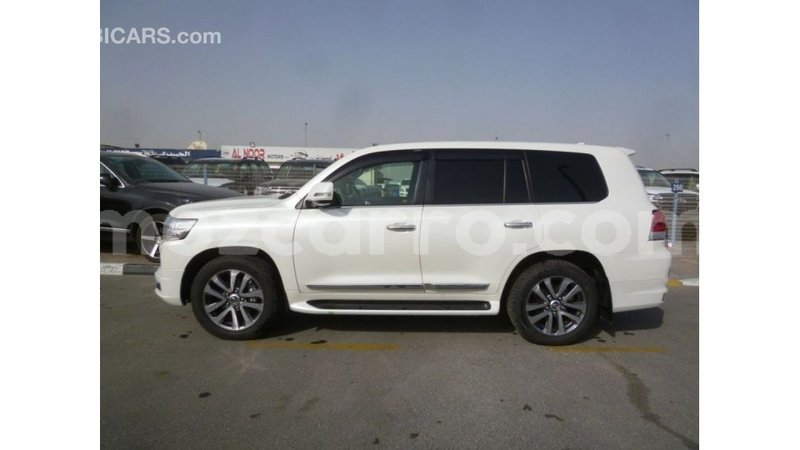 Big with watermark toyota land cruiser cabo delgado import dubai 6942