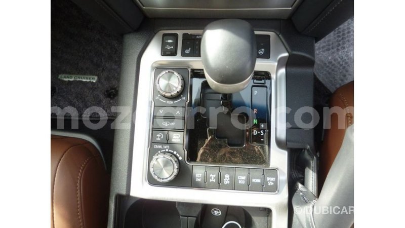 Big with watermark toyota land cruiser cabo delgado import dubai 6942