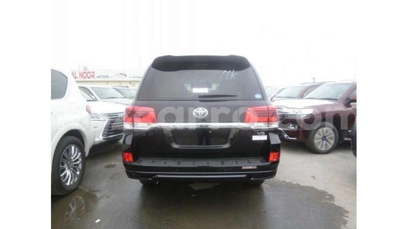 Big with watermark toyota land cruiser cabo delgado import dubai 6943