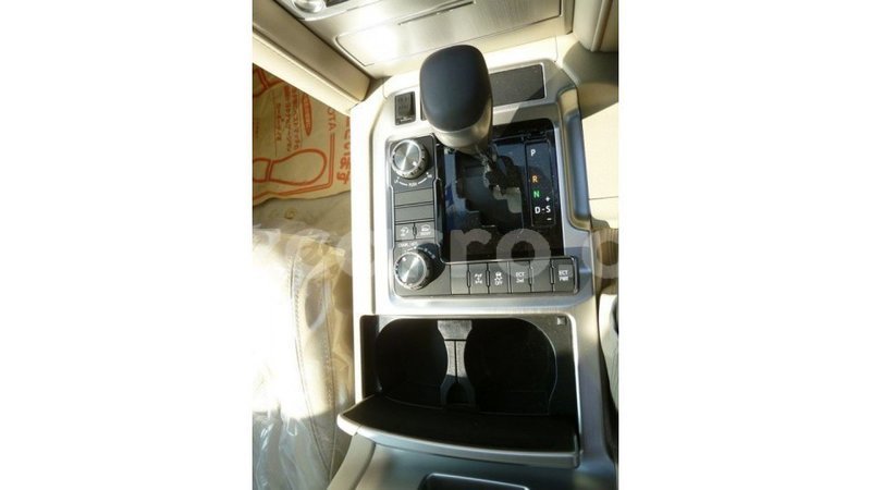 Big with watermark toyota land cruiser cabo delgado import dubai 6944